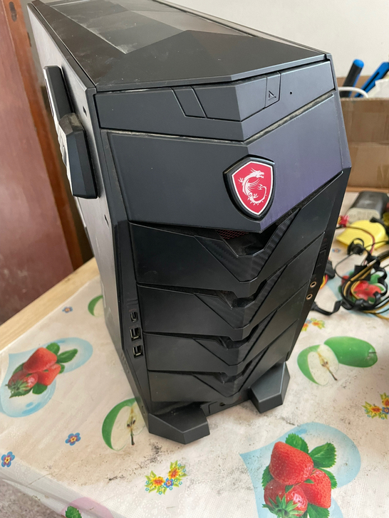 微星宙斯盾 单主机一个