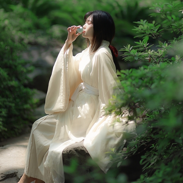 【出租】汐子 直裾，魏晋米色汉服，神明少女...