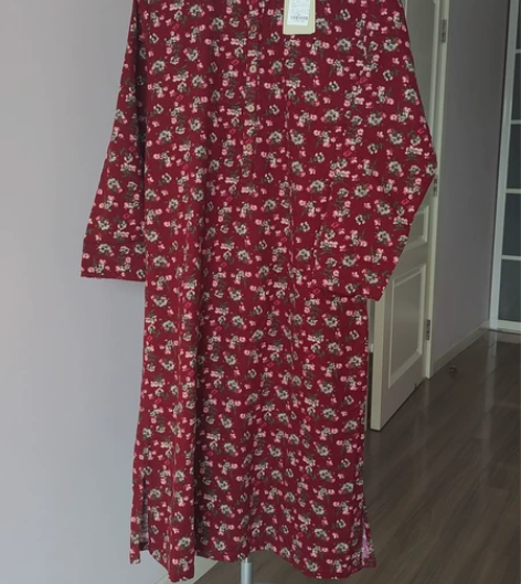 全新品牌带吊牌纯棉小花长袖长裙,购物中心入...