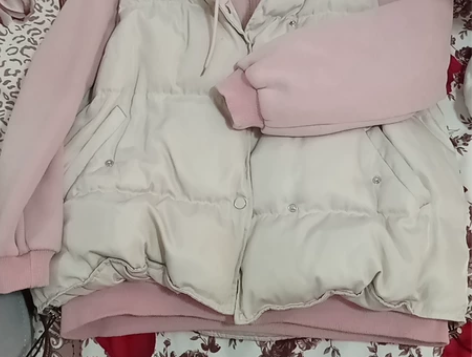 诗曼朵棉衣s袖子可以拆卸，既可以当长袖棉衣...