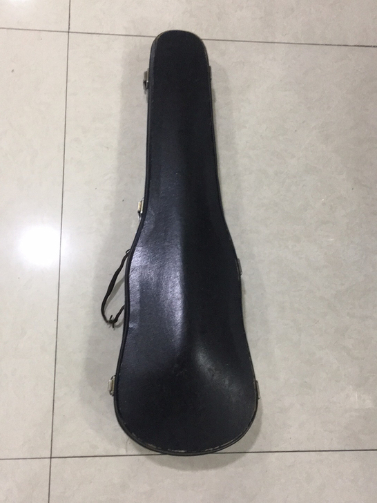百灵牌小提琴
