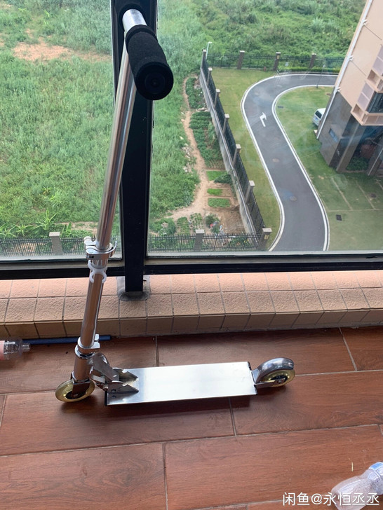 全铝两轮滑板车，自己家厂子 黄了。没牌子。...