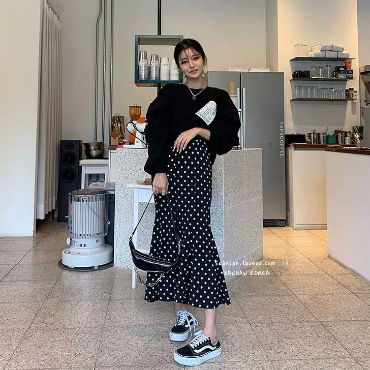 韩国东大门代购  鬼鬼家波点半身长裙，我买...