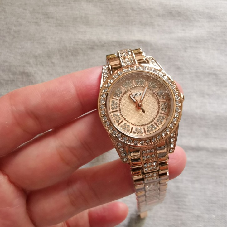 金色镶钻女表小巧手表，日本机，表壳表带表面...