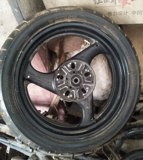 铃木刺激400跑车后轮毂 后轮子车圈 二手...