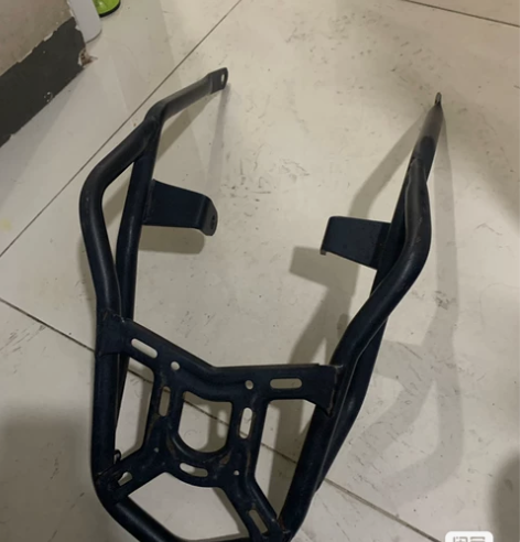 贝纳利-小迅龙后尾箱架，闲置处理，原装孔位...