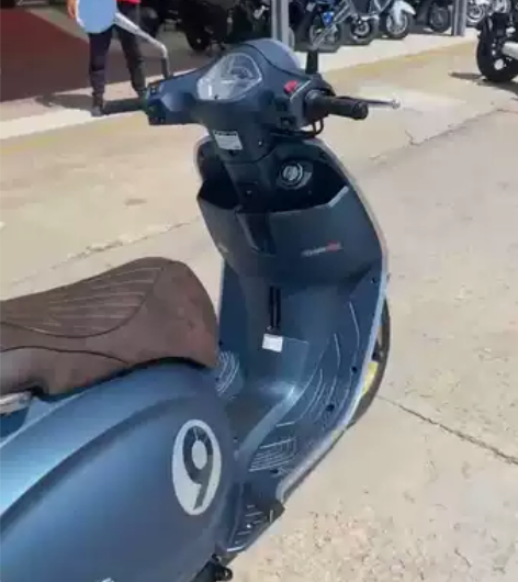 复古踏板车布雷斯通蓝卡150cc摩托车（包...