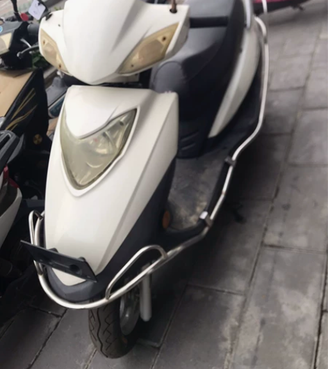 精品125踏板摩托车证件齐全转让，必须过户...