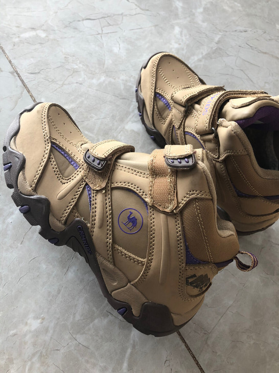 99成新骆驼鞋低价转