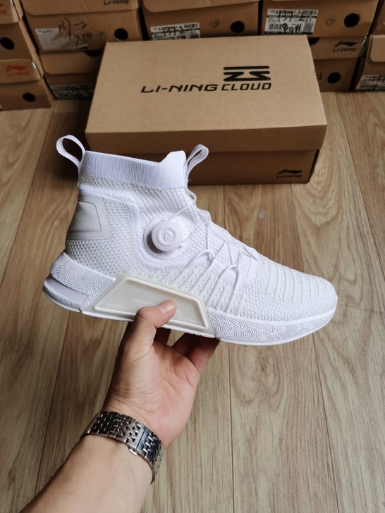 匹克态极忍者休闲鞋，原盒包装，阳光下鞋面自...