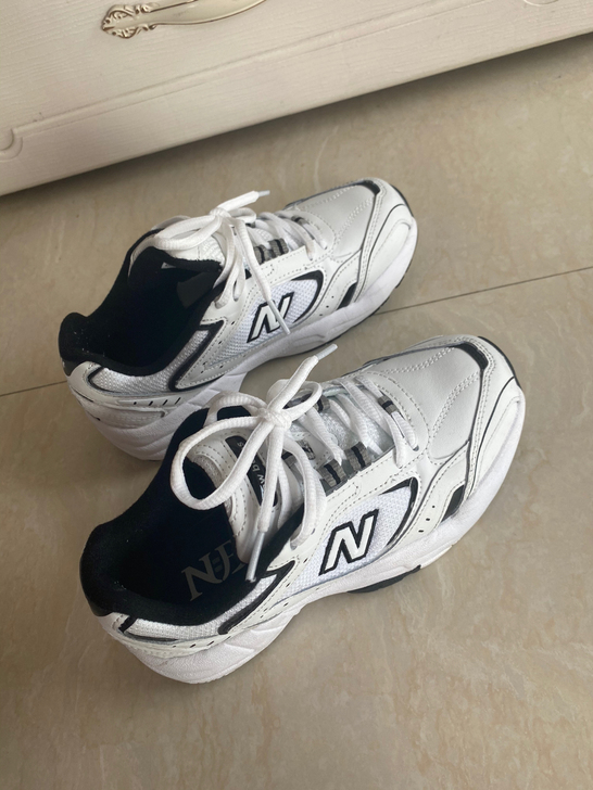 休闲鞋，运动鞋，，基本全新，质量很好，36...