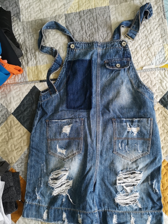 时尚背带裤,5分裤,L码,不退不换不议价