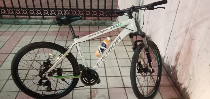 退圈不骑了,当废品卖!!原价2000多!!...