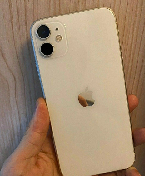 苹果11白色128g，国行双卡双待 不在保...