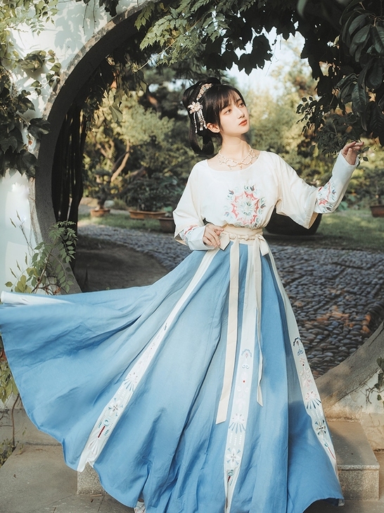 退坑 艺缕汉服 全新吊牌在