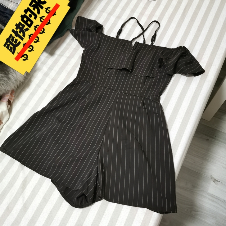 连体裤，好看，交叉肩带