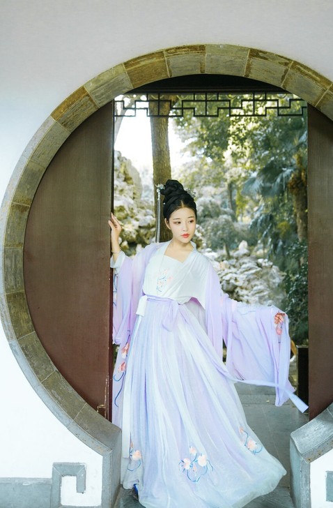 全套L码，六米摆。已绝版。九成新。盒子吊牌...