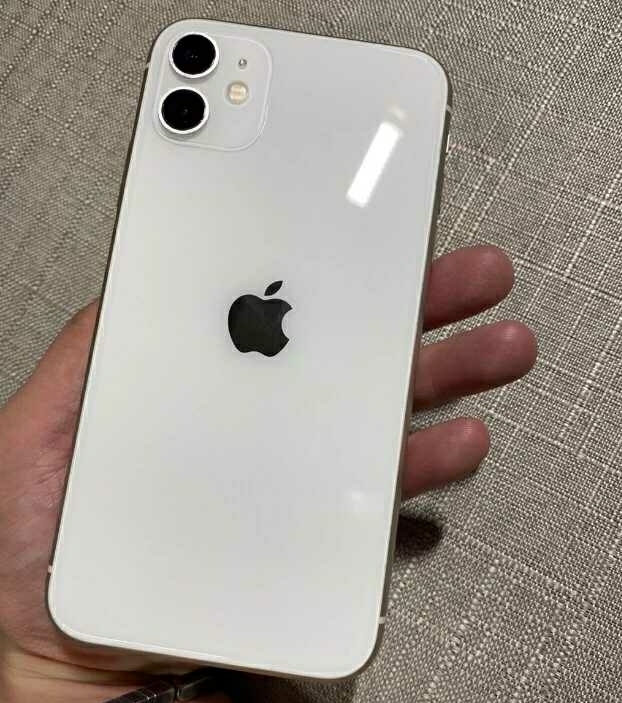 iPhone11 白色128g 国行  电...