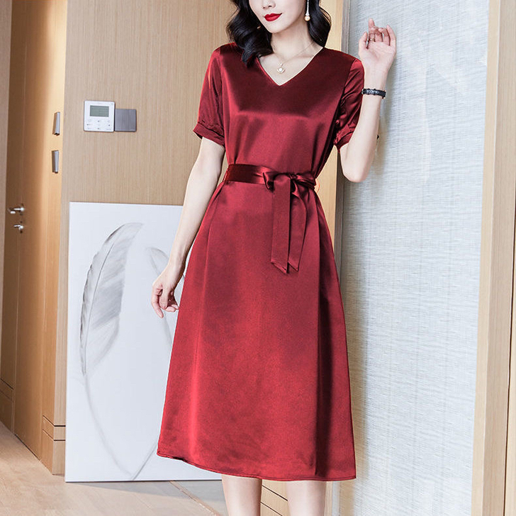 醋酸缎面连衣裙女夏2021新款短袖V领显瘦...