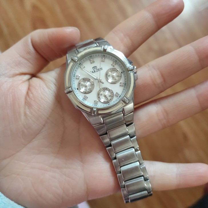 手表95新，如图，专柜买成799