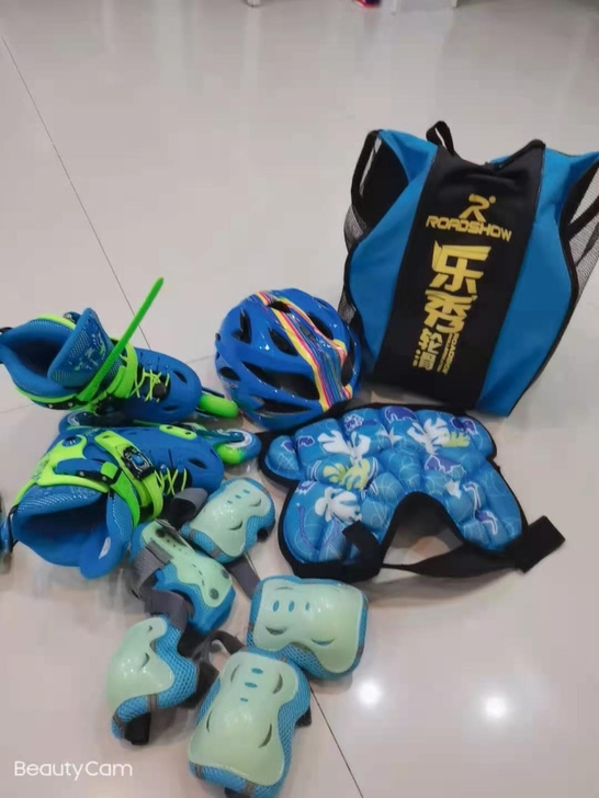 有没有想去学小猪轮滑的宝贝，或者正在学的，...