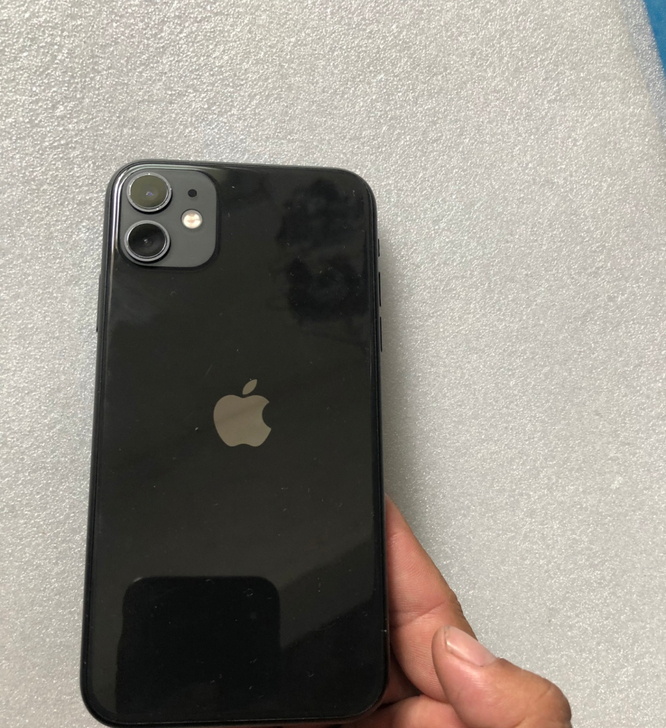 iPhone11 xr改的美版有锁配合卡...