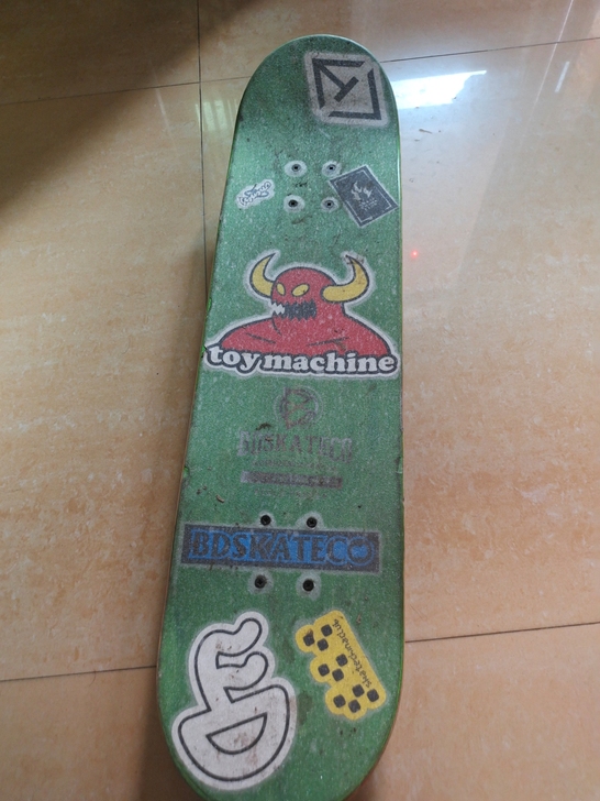 急出BD专业滑板，使用次数不超十次，高强度...