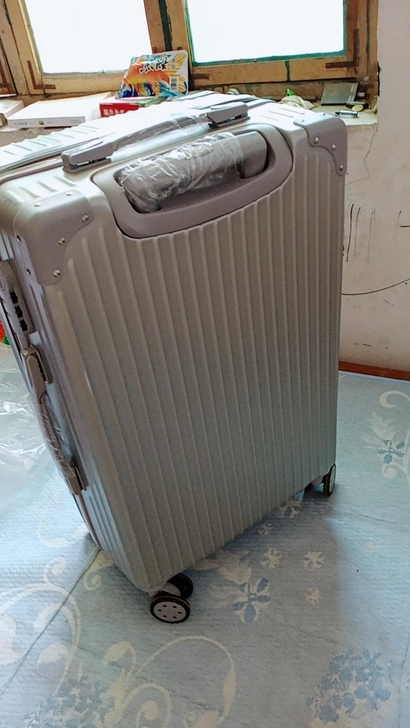 全新闲置一个26寸行李箱拉杆箱