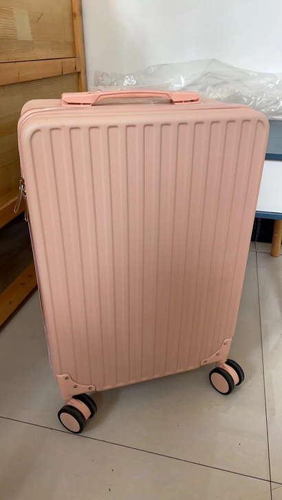 实体店倒闭清仓处理 行李箱学生拉杆箱密码箱...