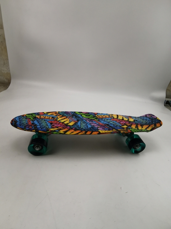 全新 22寸小鱼板 刷街 卡通字母