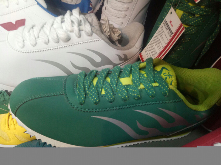 41码特步高帮鞋，断码亏本包邮(偏远地区不...