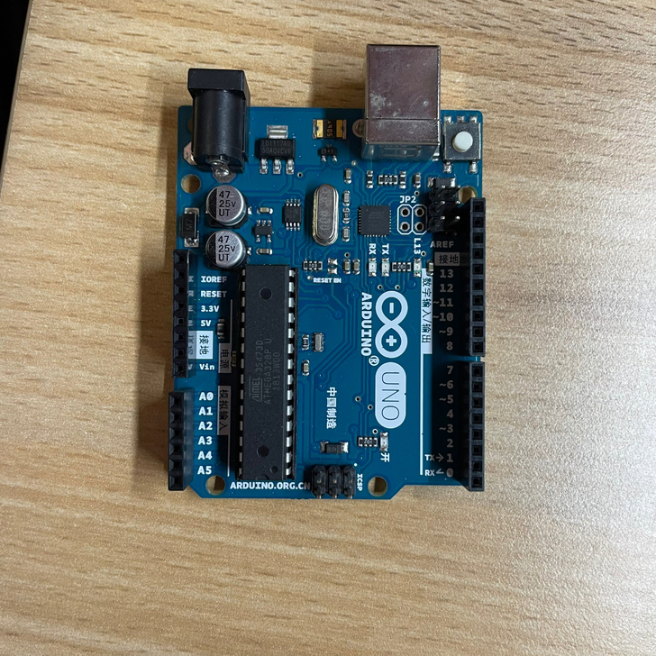 arduino开发板套装,包括电池盒,两个...