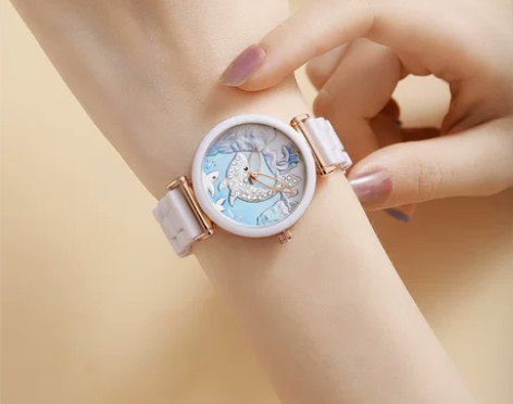 四季手表白色陶瓷印花浮雕海豚ins风石英