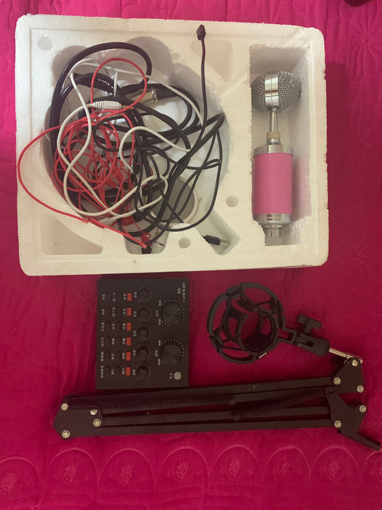 雅兰仕v8声卡套装电脑手机通用，只用过一次...
