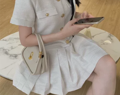 连衣百褶短裙薄款 V领编织小香风连衣裙 小...