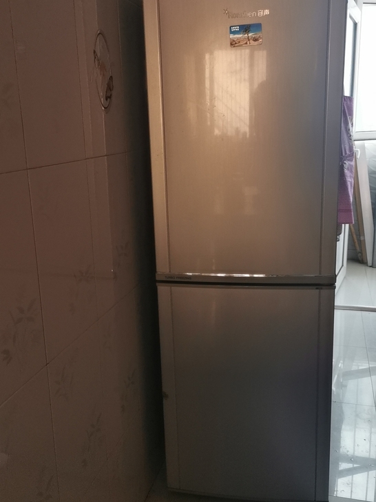 出售二手冰箱，八成新，搬家无法携带，低价出...
