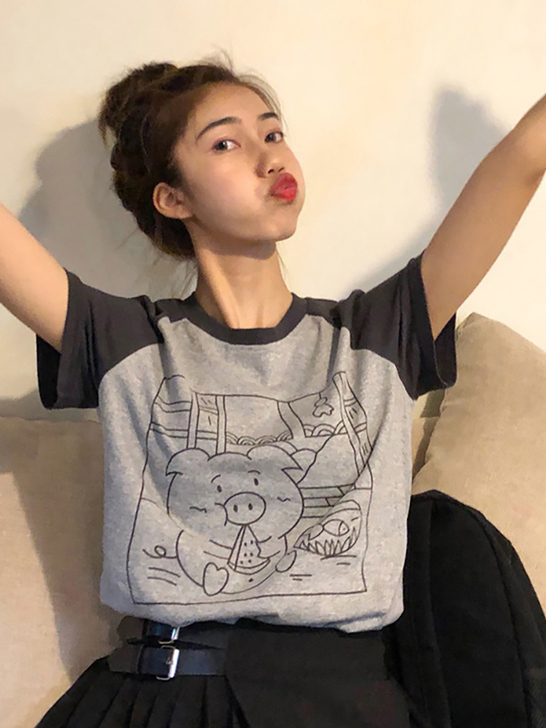 插肩T，只穿了一次，衣服太多了，便宜出，衣...