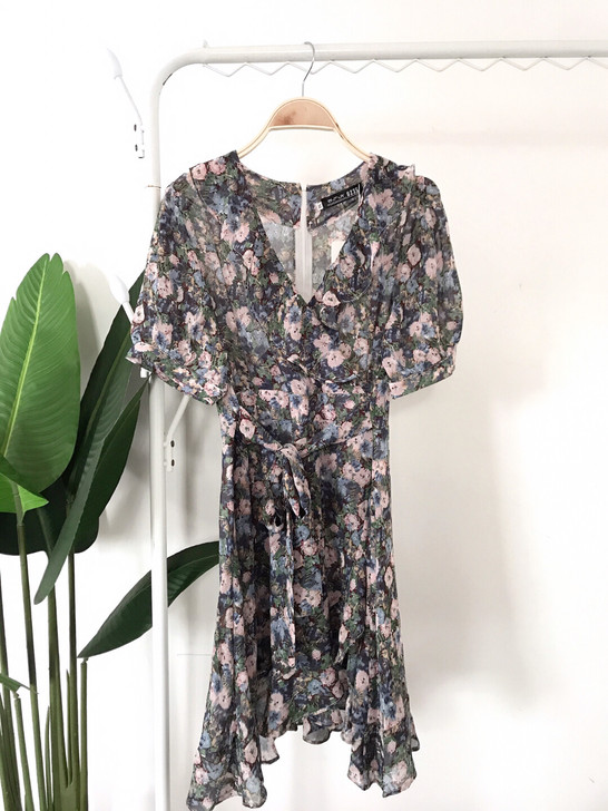 全新碎花连衣裙，有吊牌，两个颜色