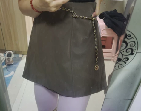 全新特别高级的咖色pu半身包臀裙秋冬款，带...