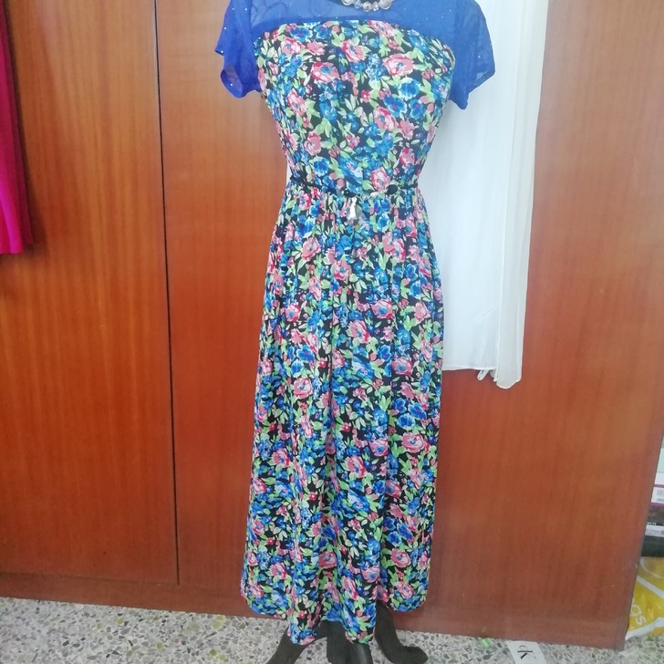 S码玫瑰花油画裙，胸围86内，腰围70内，...