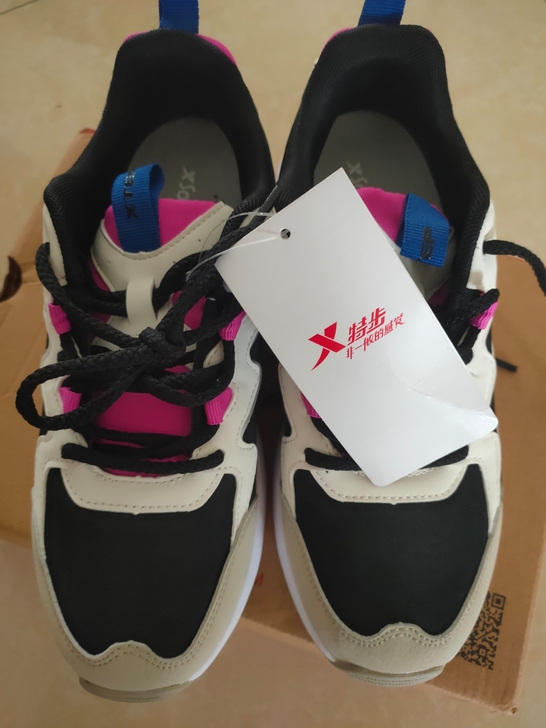 特步女鞋，37码，全新正品，不还价
