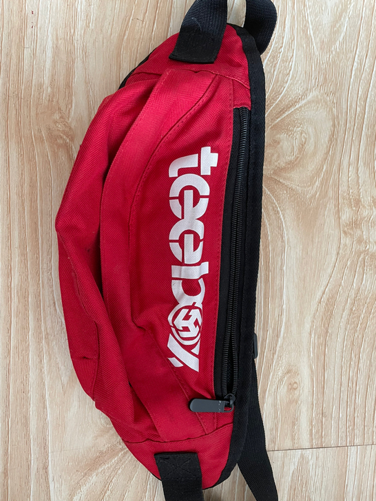 teebox红色腰包