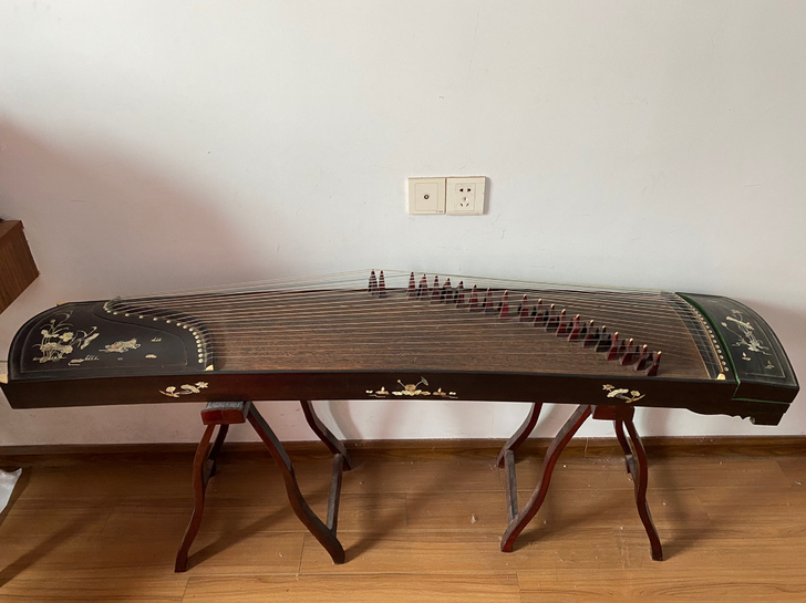 出二手古筝,弹奏音色都正常,原1500购入...