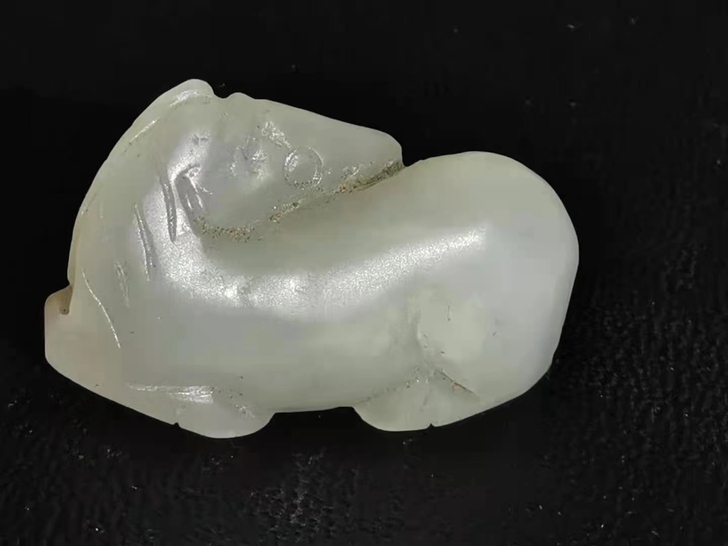 明清 明清玉雕回头卧马