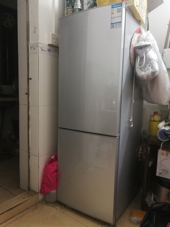 容声172升冰箱，2019年夏季沃尔玛购入...