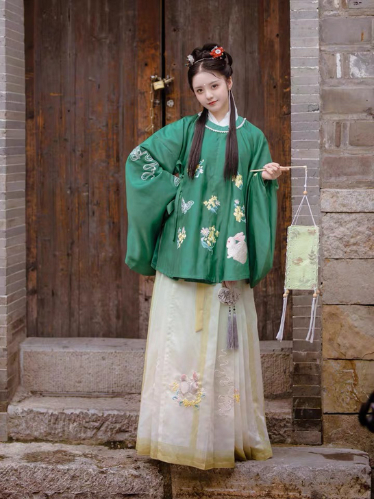 司南阁薄荷兔汉服女款明制绿色圆领袄