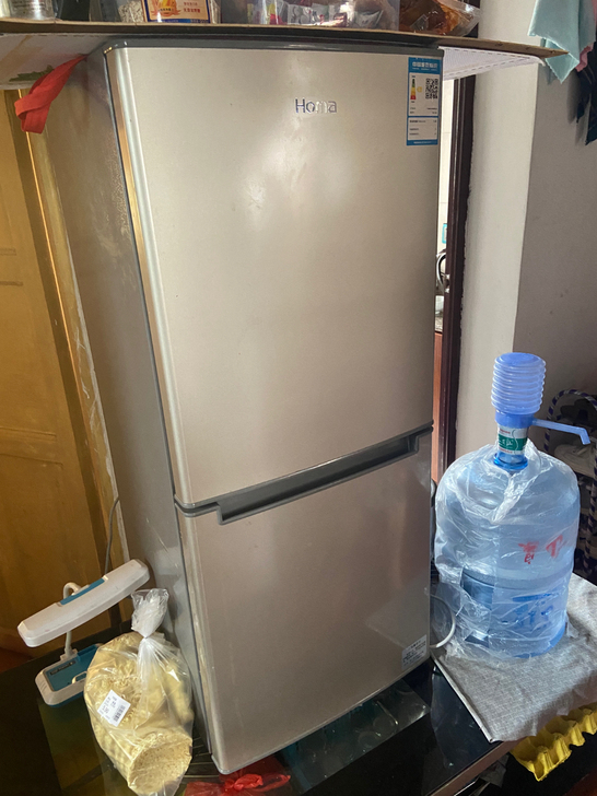 闲置冰箱，用了大概一年半，基本全新的没啥问...