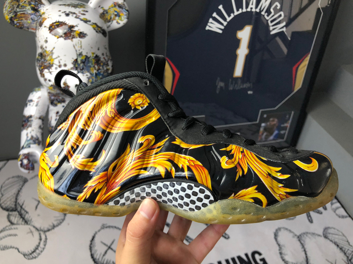 Nike x Supreme 稻草喷