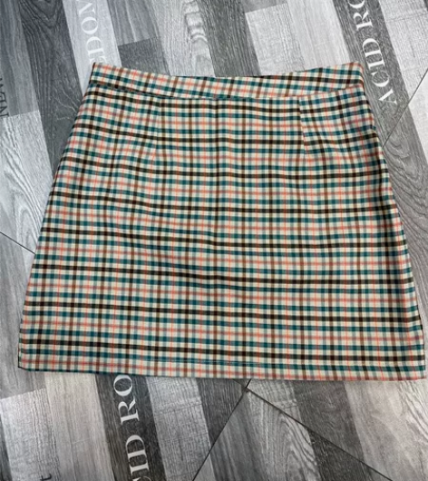 全新A字裙，腰围38厘米，35元包邮 感兴...