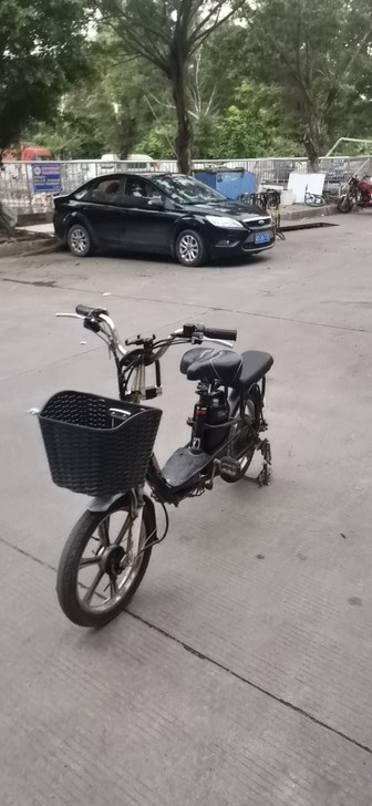 锂电池电动车，电池轻可拆卸充电，里程30公...